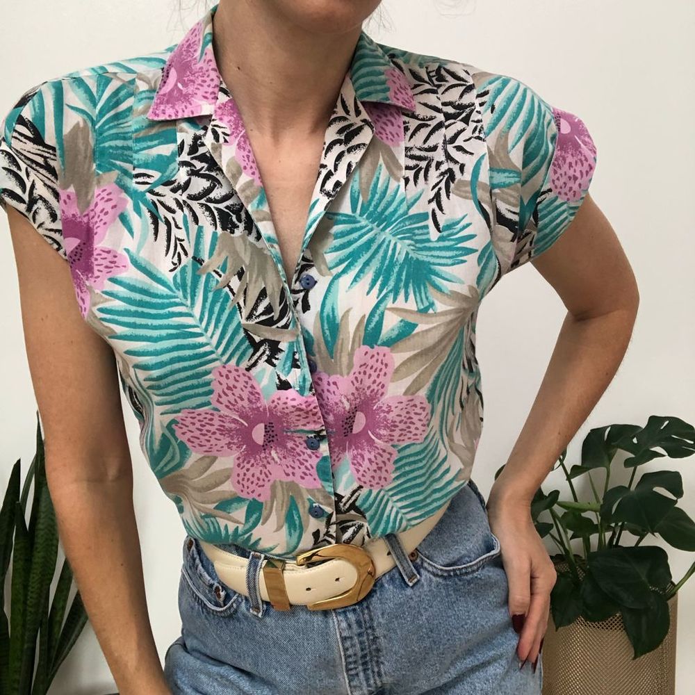 Vintage 80s tropical cap sleeve blouse